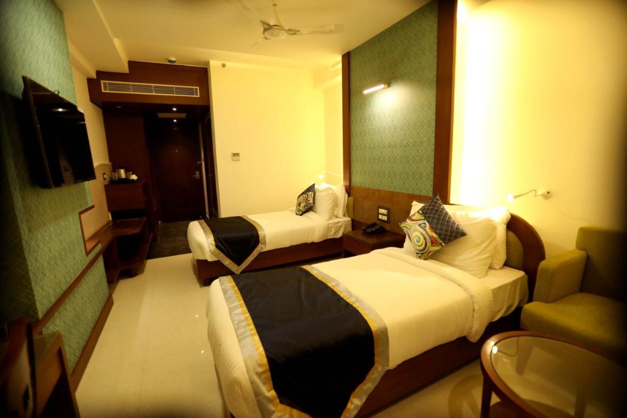 The Pinnacle Inn Sarnath Варанаси Экстерьер фото