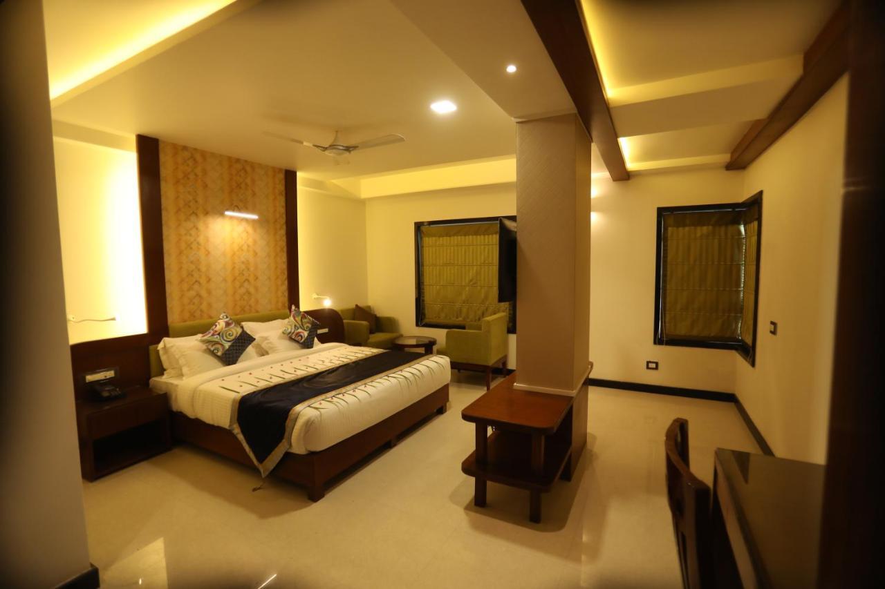The Pinnacle Inn Sarnath Варанаси Экстерьер фото
