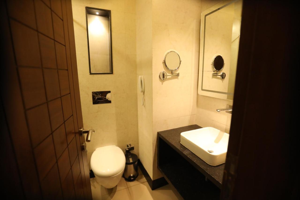 The Pinnacle Inn Sarnath Варанаси Экстерьер фото